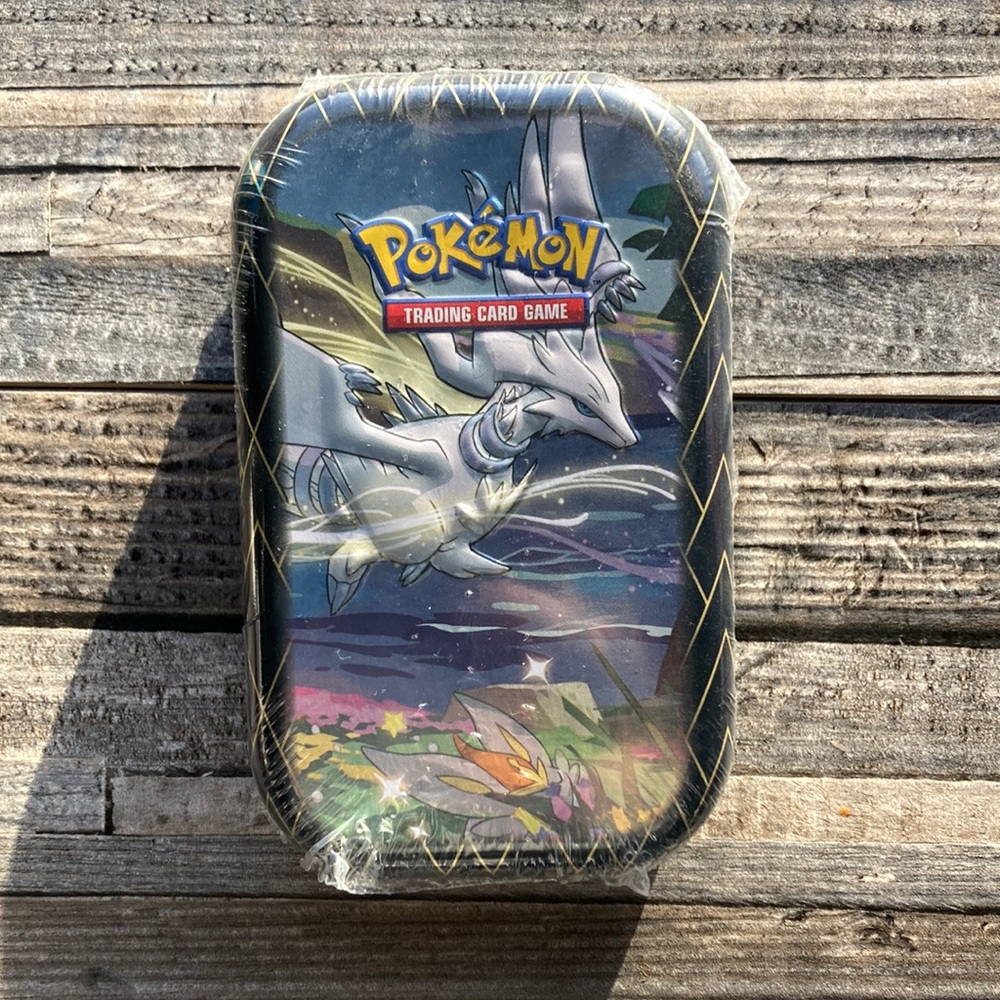 Pokémon TCG Shining Fates Mini Tin - Reshiram